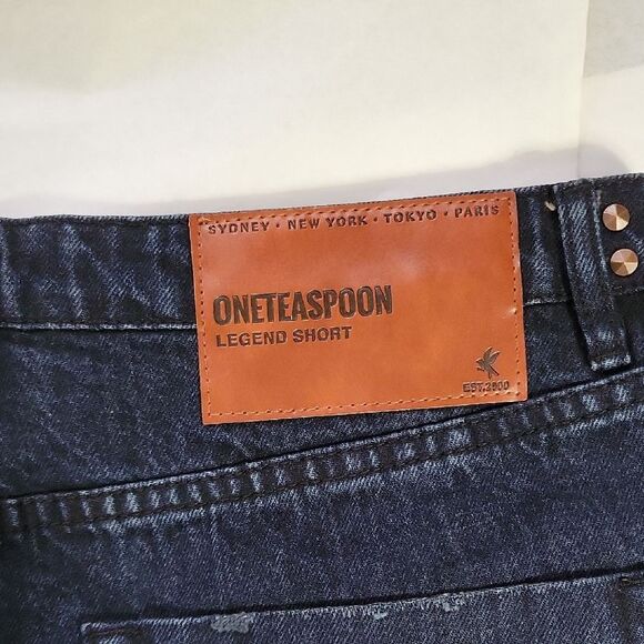 One Teaspoon Denim Shorts NWT - Picture 5 of 7